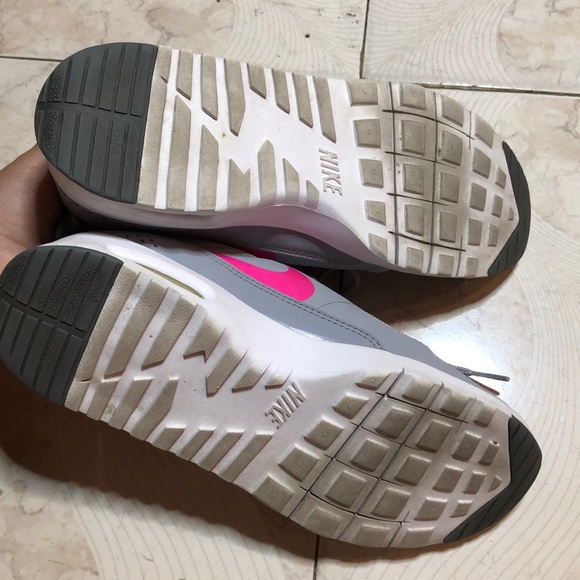 Nike - Picture 4 of 7